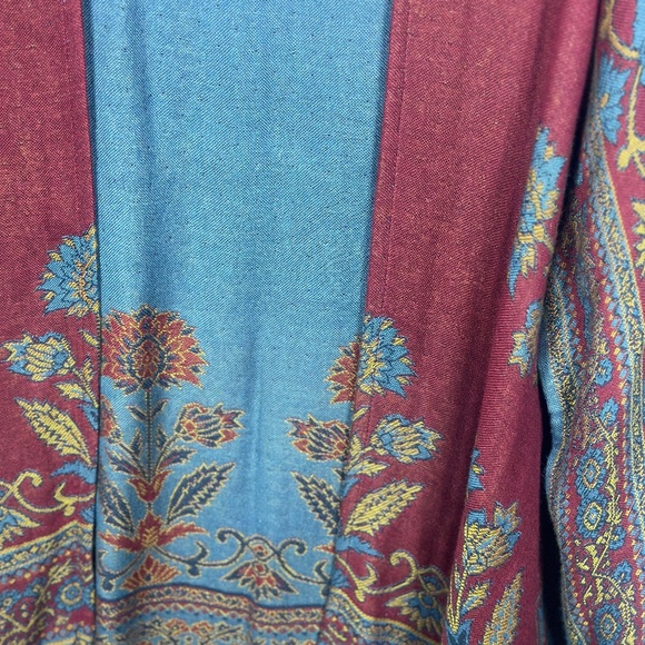 Colleen Lopez Boho Jacquard Kimono Wrap – Red & Blue Floral - Picture 5 of 9